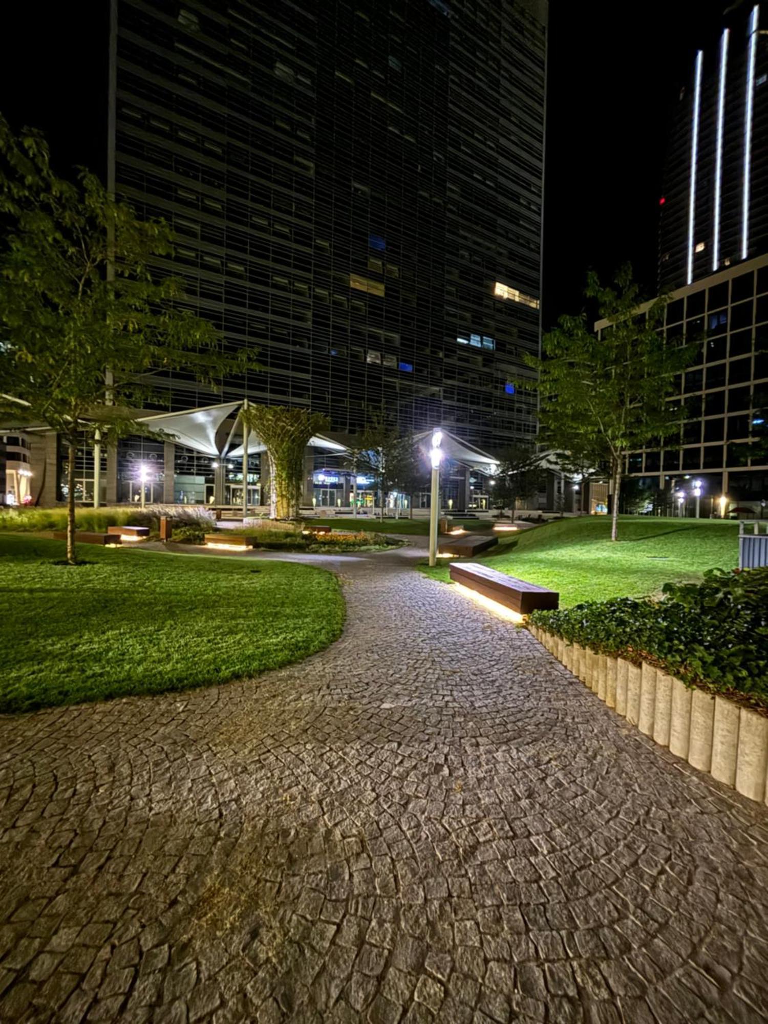 Panorama City Apartment In Downtown Area With Free Parking And Castle View Bratislava Esterno foto