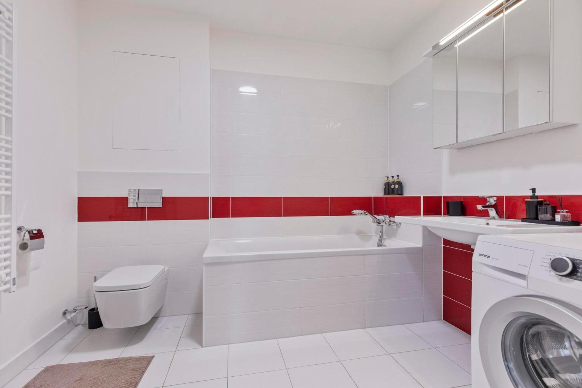 Panorama City Apartment In Downtown Area With Free Parking And Castle View Bratislava Esterno foto