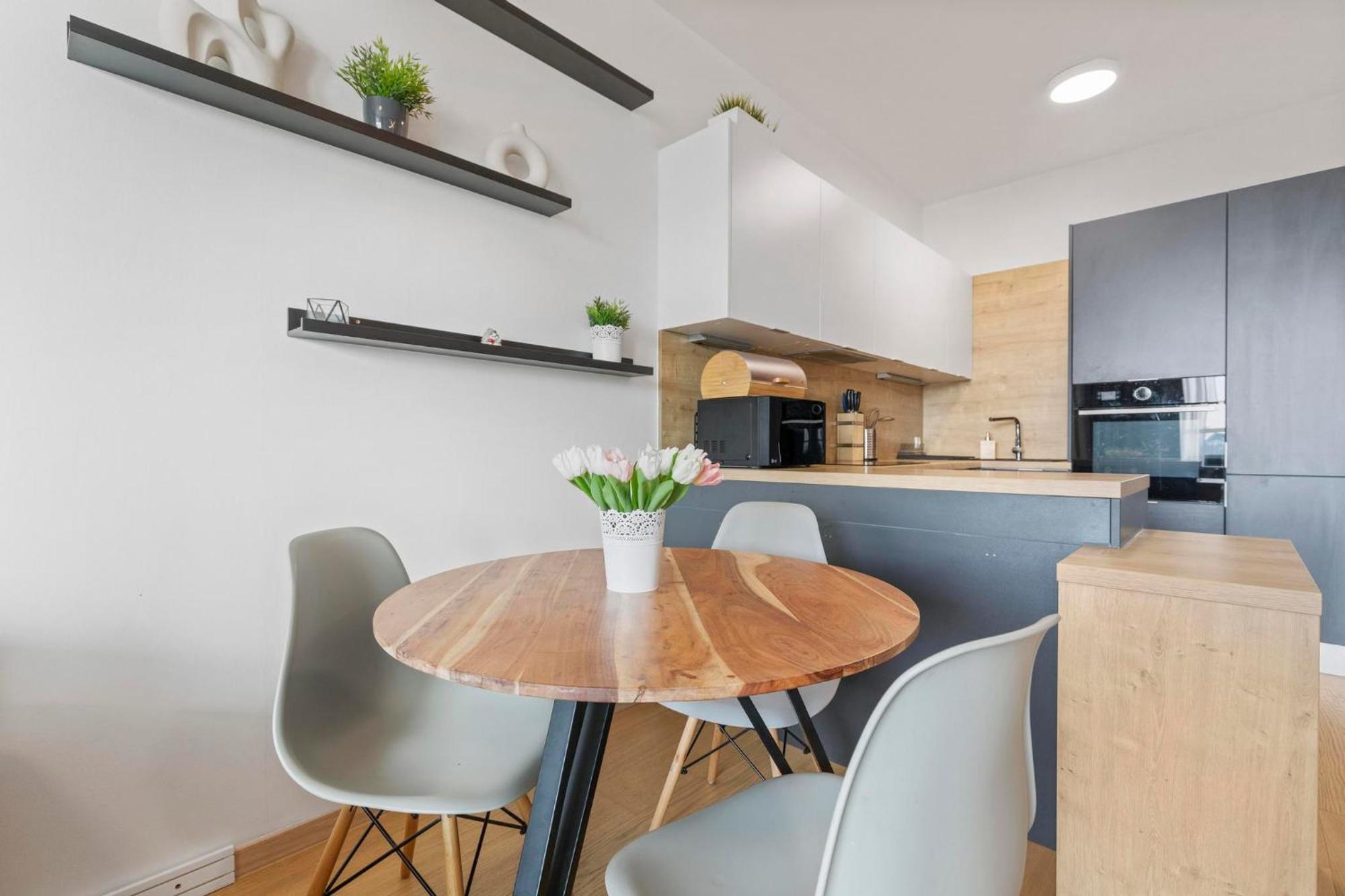 Panorama City Apartment In Downtown Area With Free Parking And Castle View Bratislava Esterno foto